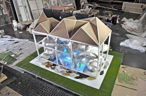 Intervention 105 - Big machine (155x205x118cm)